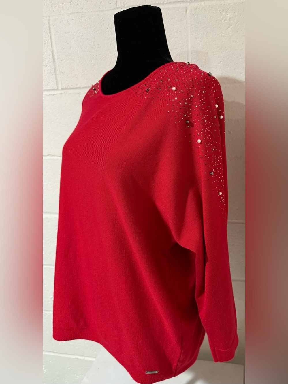 Calvin Klein Red Embellished Sweater Studded Pearl Shoulder 3/4 Sleeve Large L